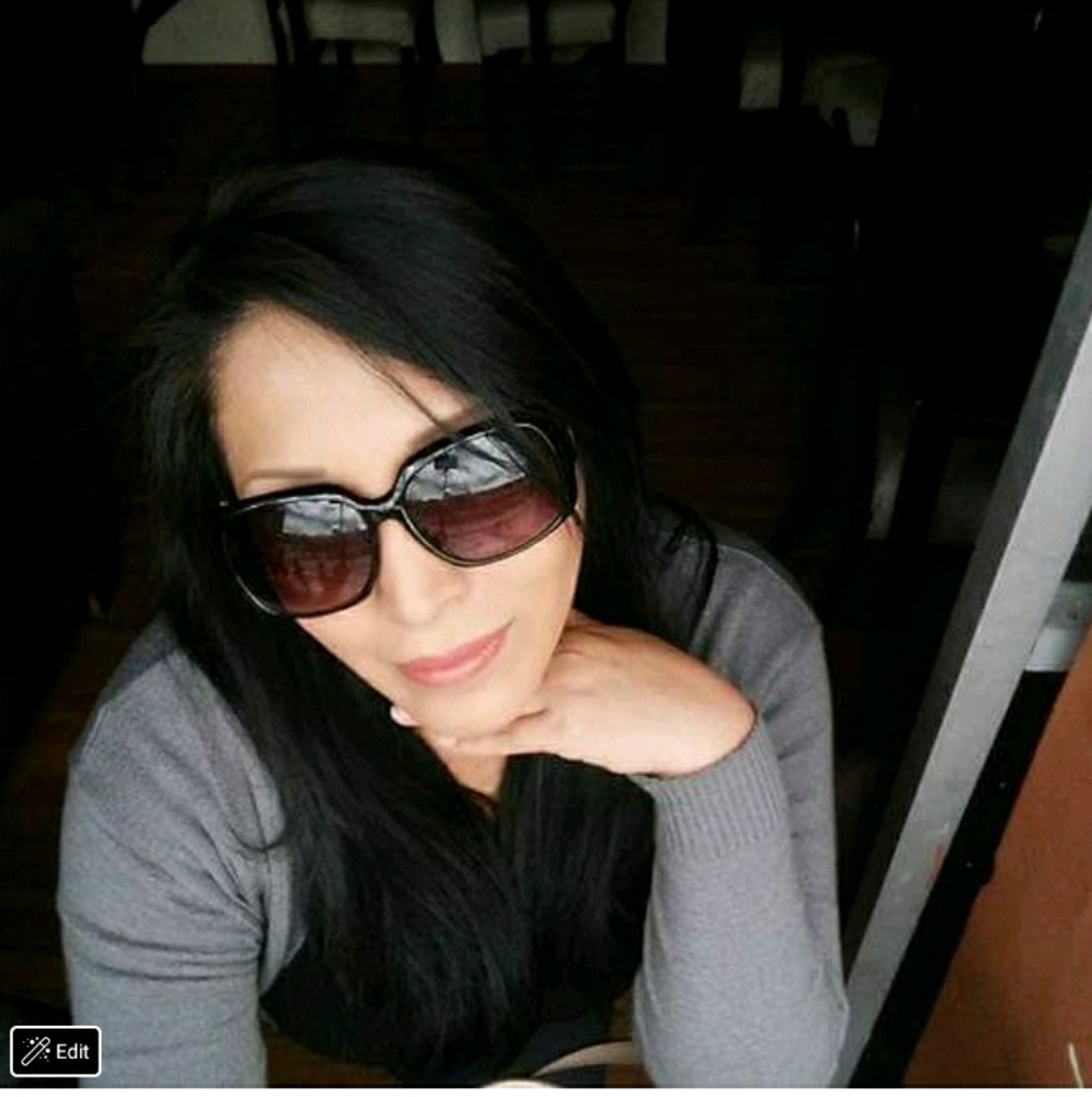 Meet your Posher, Emilia